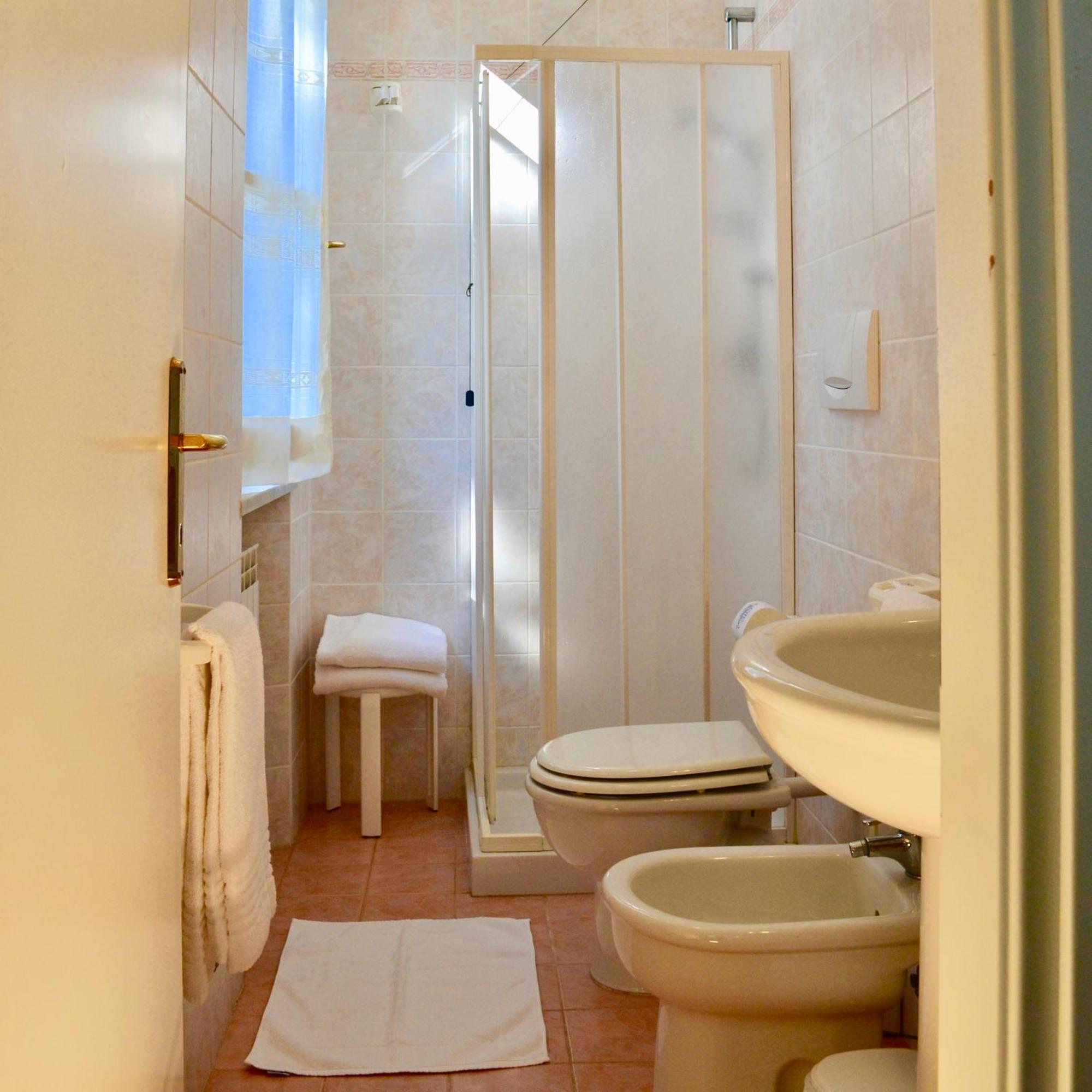 Hotel Villa Fiorisella Marina di Massa Extérieur photo