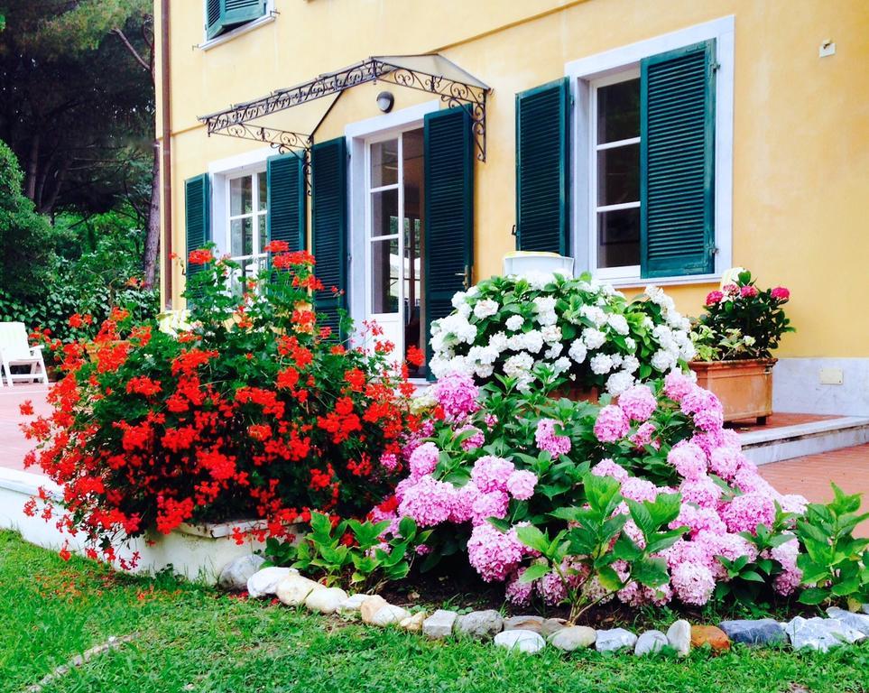 Hotel Villa Fiorisella Marina di Massa Extérieur photo