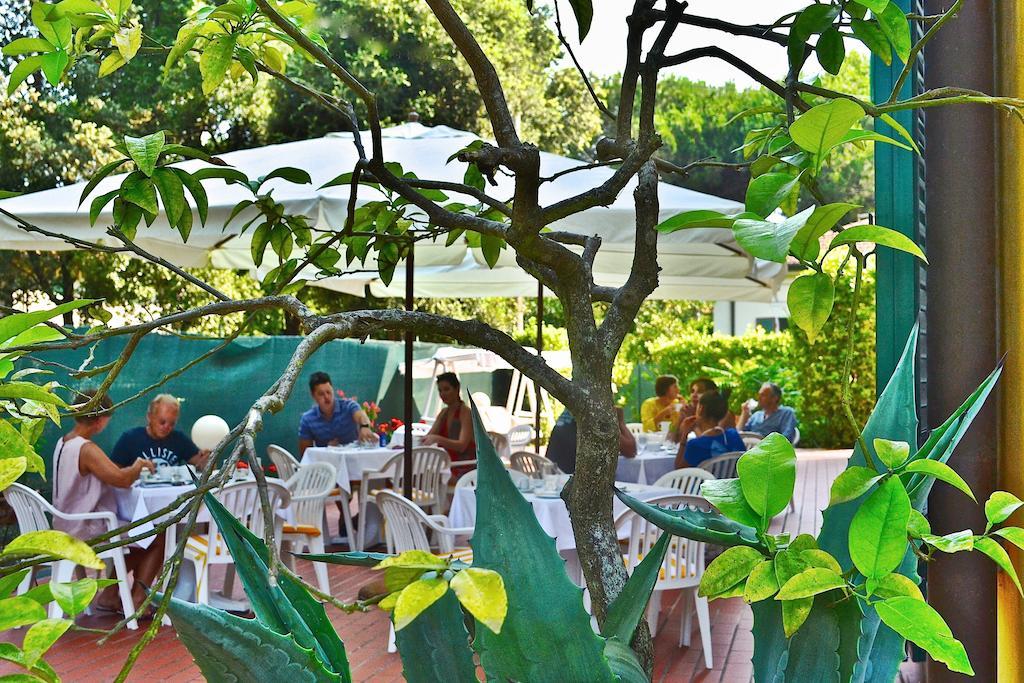 Hotel Villa Fiorisella Marina di Massa Extérieur photo