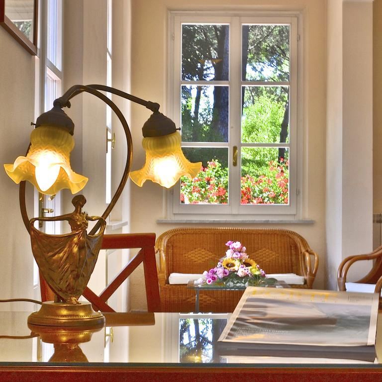 Hotel Villa Fiorisella Marina di Massa Extérieur photo