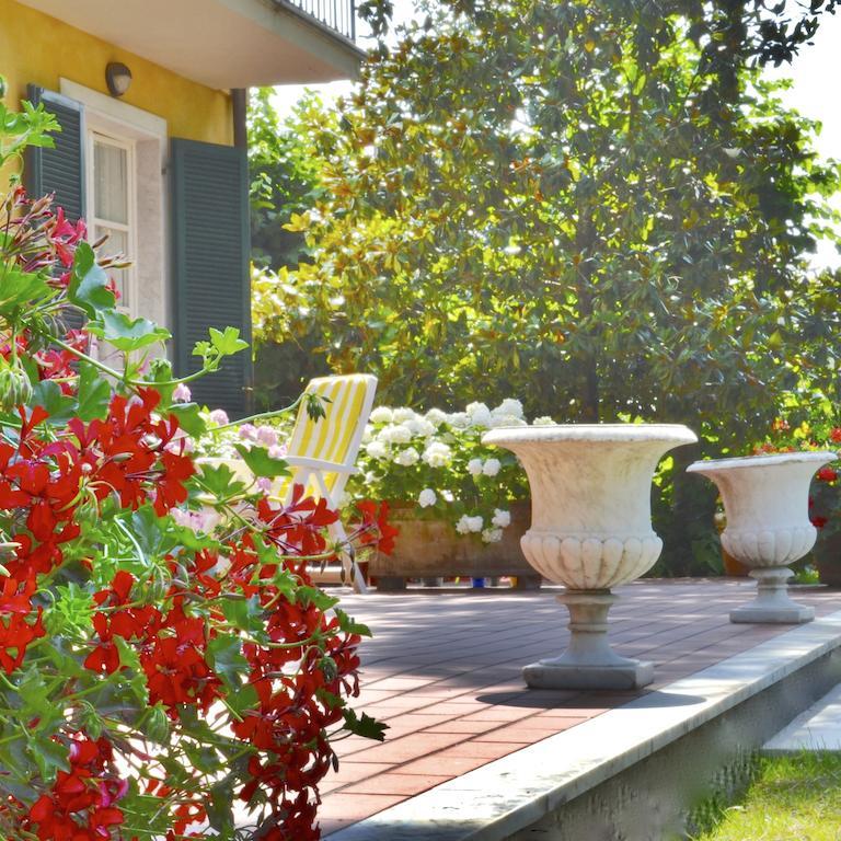 Hotel Villa Fiorisella Marina di Massa Extérieur photo