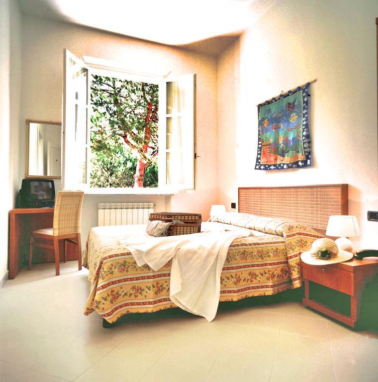 Hotel Villa Fiorisella Marina di Massa Chambre photo