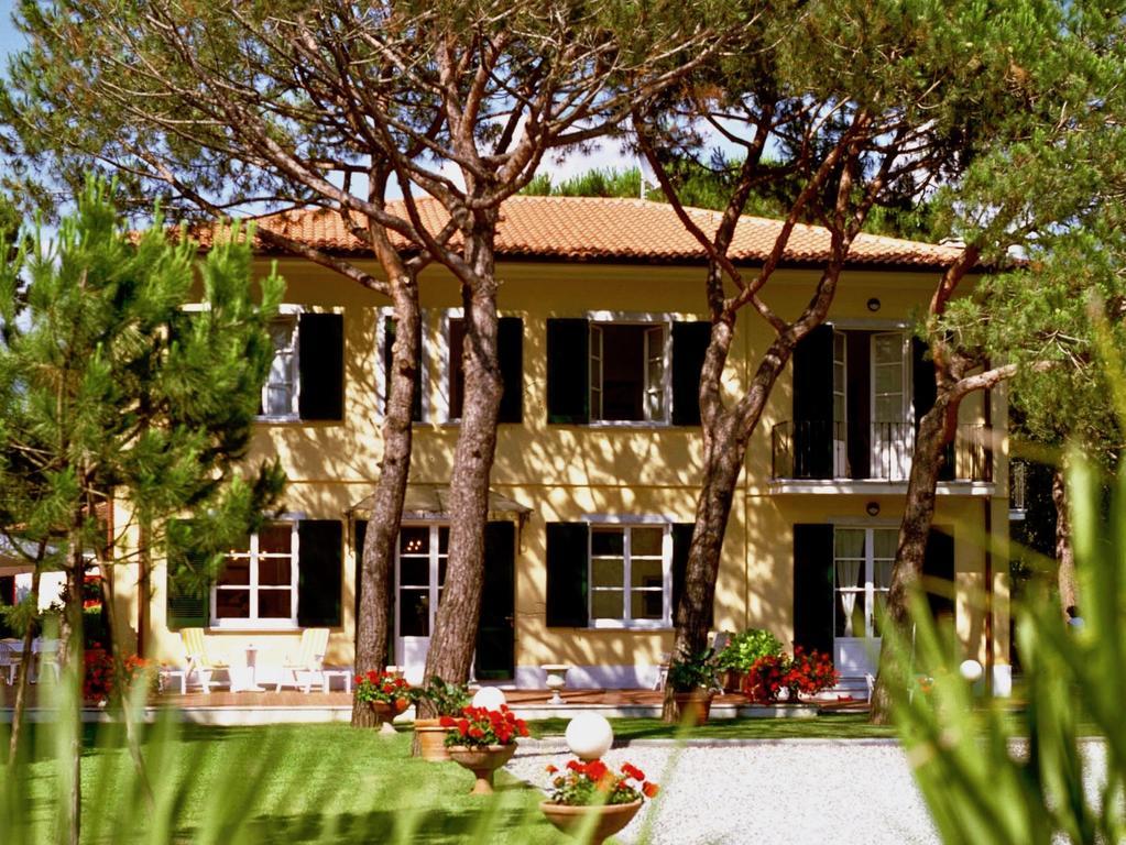Hotel Villa Fiorisella Marina di Massa Extérieur photo