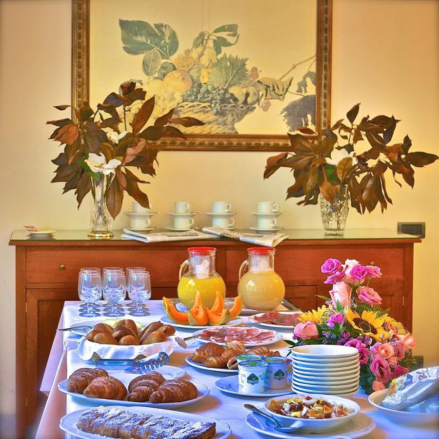 Hotel Villa Fiorisella Marina di Massa Extérieur photo